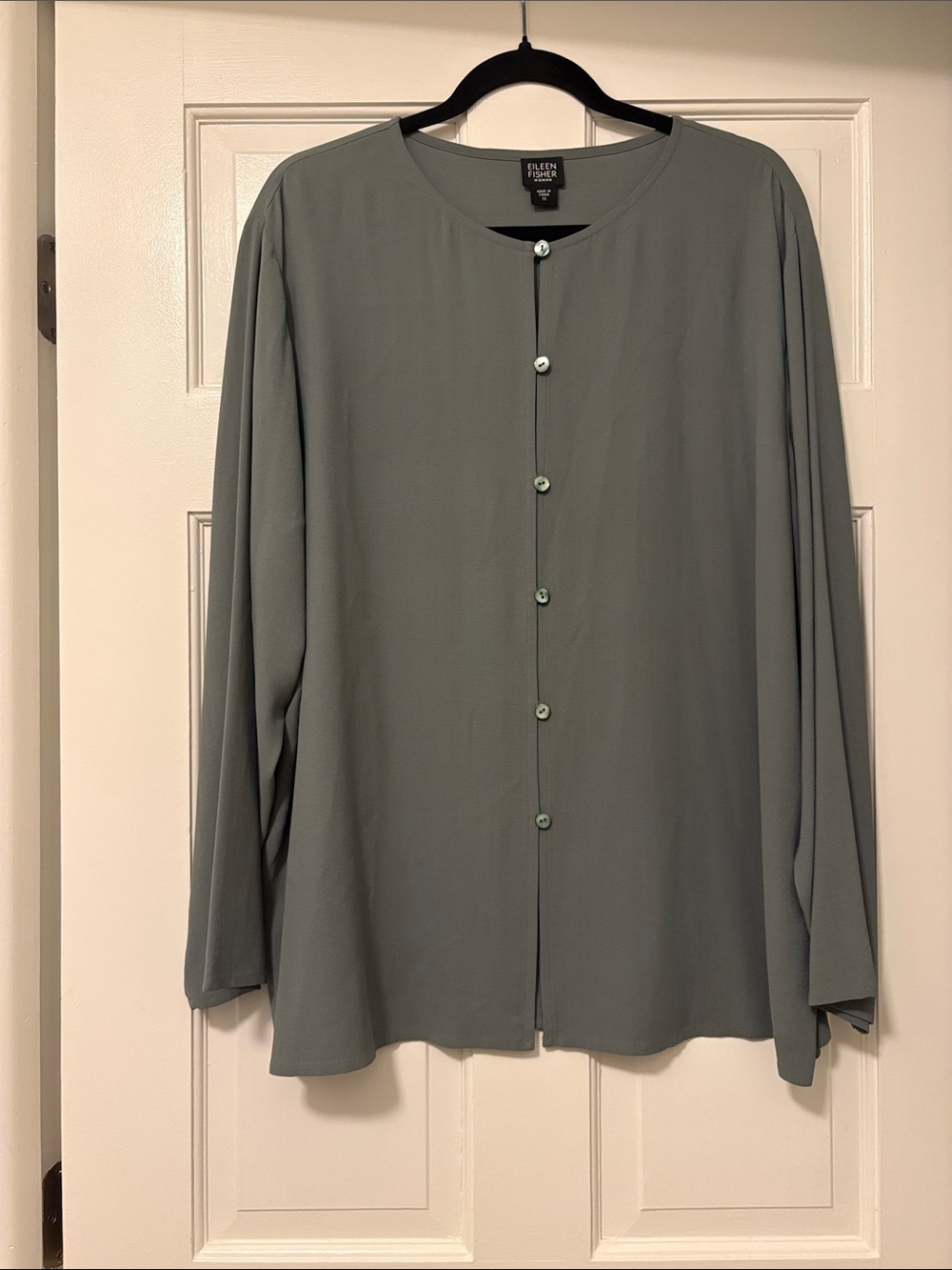 Eileen Fisher 100% Silk Sage Green Round-Neck Button-Front Shirt Jacket